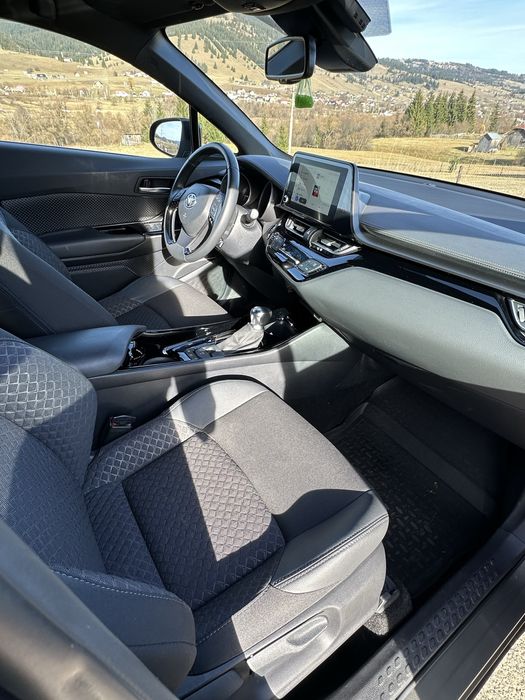 Toyota CH-R 1.8 Hybrid Style 2022-29000 km. Unic proprietar