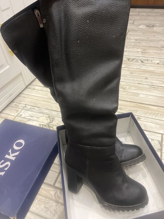 Продам женские зимние сапоги 37р