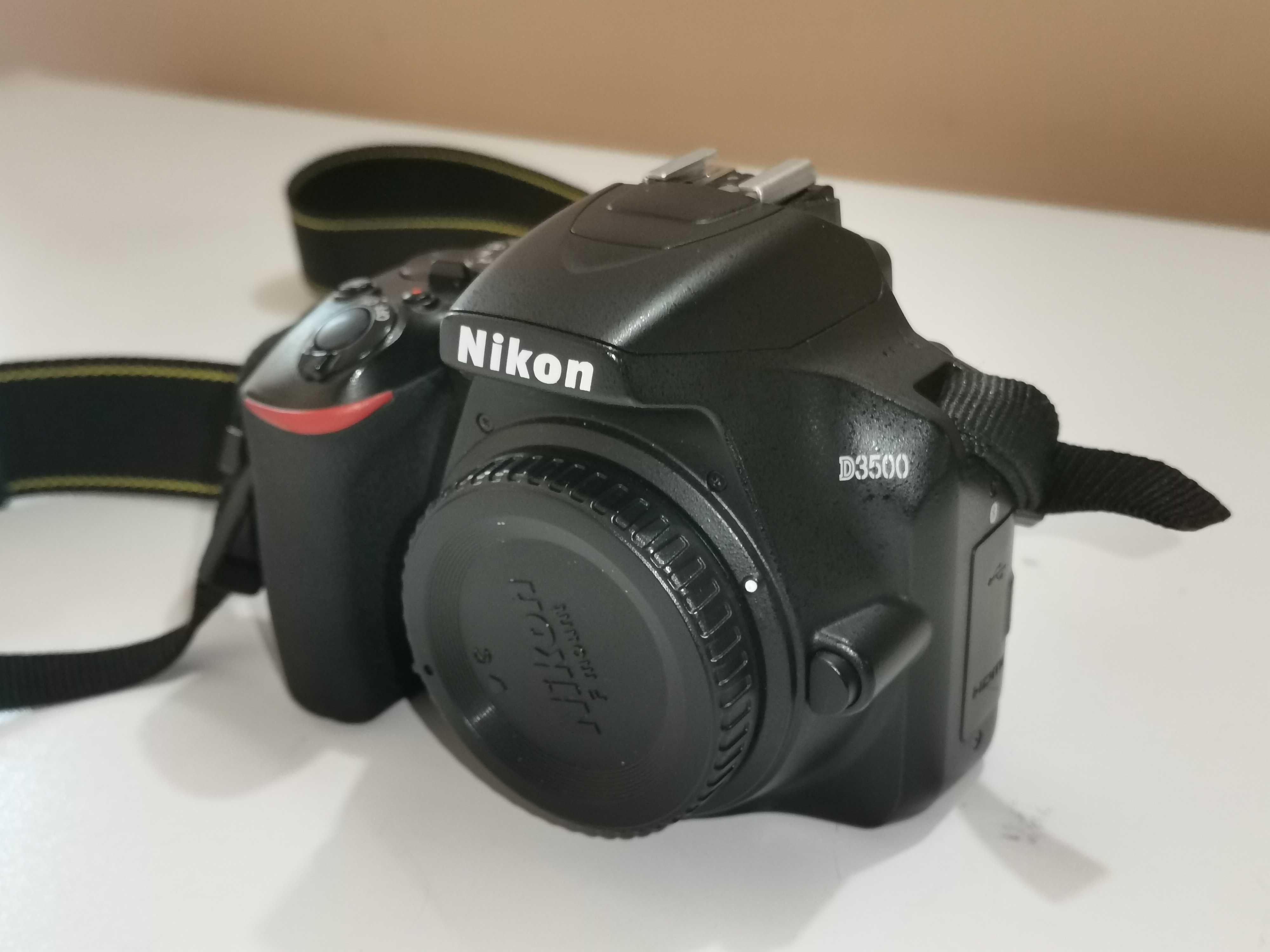DSLR Nikon D3500