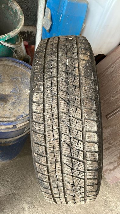 225,60,18 зимний лепучка 1 неделю тока ездил