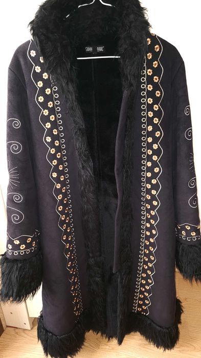 Cojoc cu motive florale, artizanat turcesc.