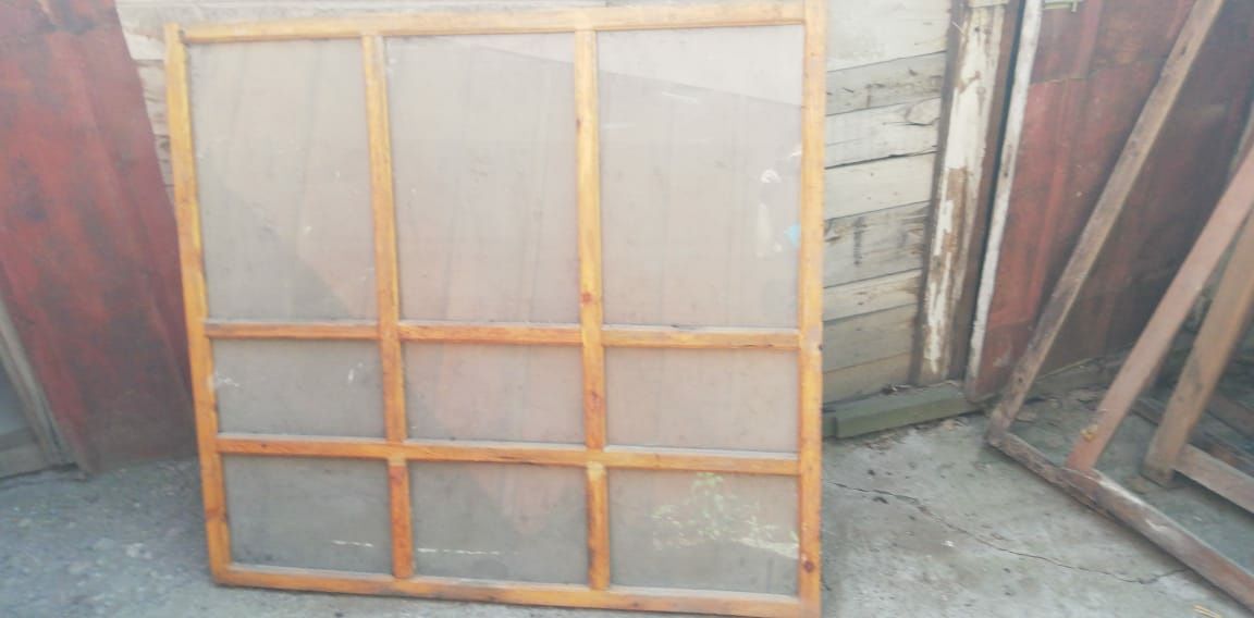 Продам недорого деревянные окна двери