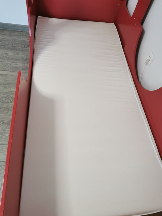 De vânzare pat pentru copii