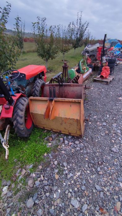 Încărcător frontal stoll fiat utb