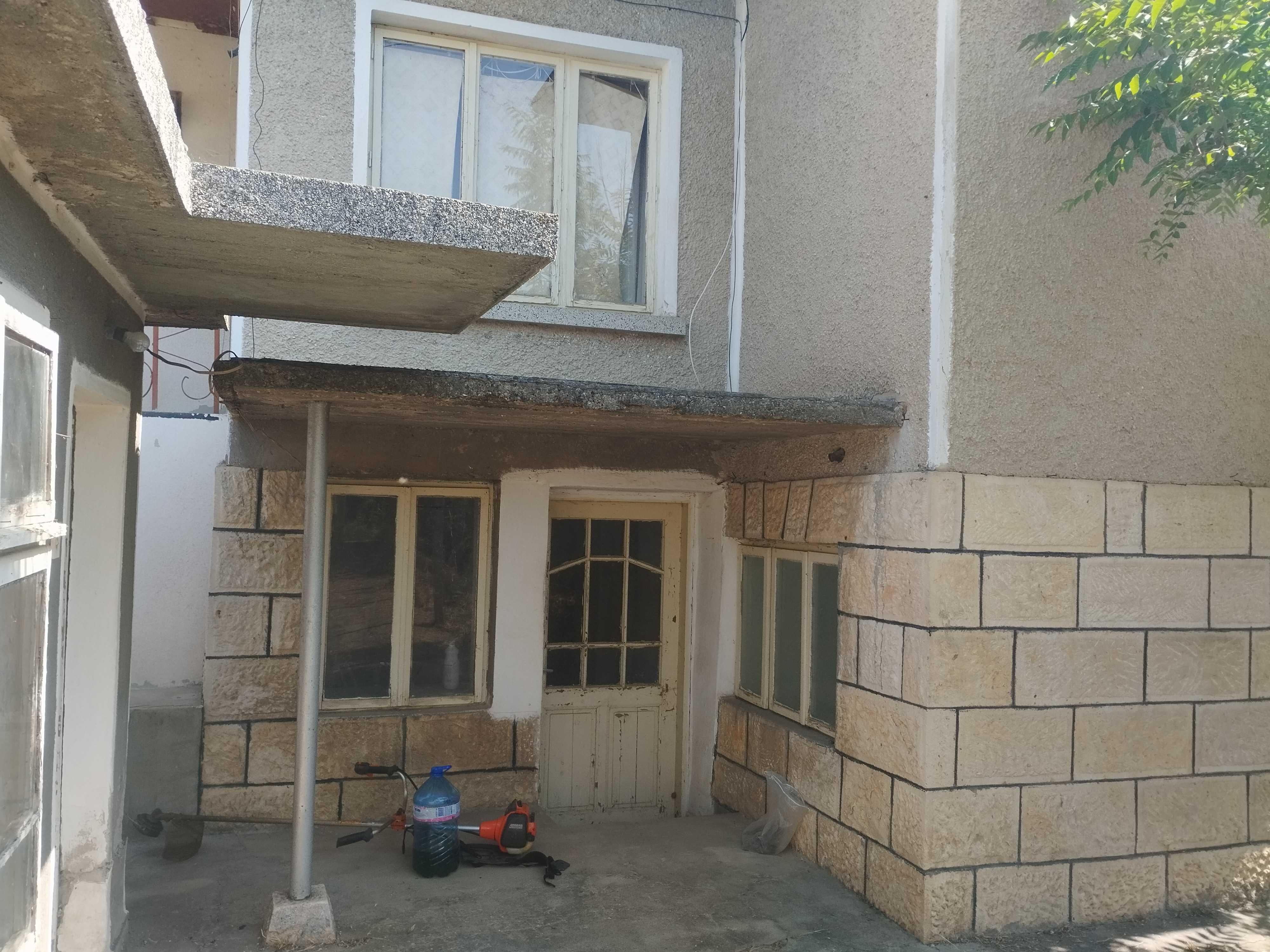 Продавам къща в с. Дряновец