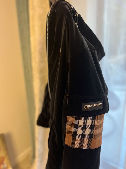 Geaca Burberry,noua cu eticheta