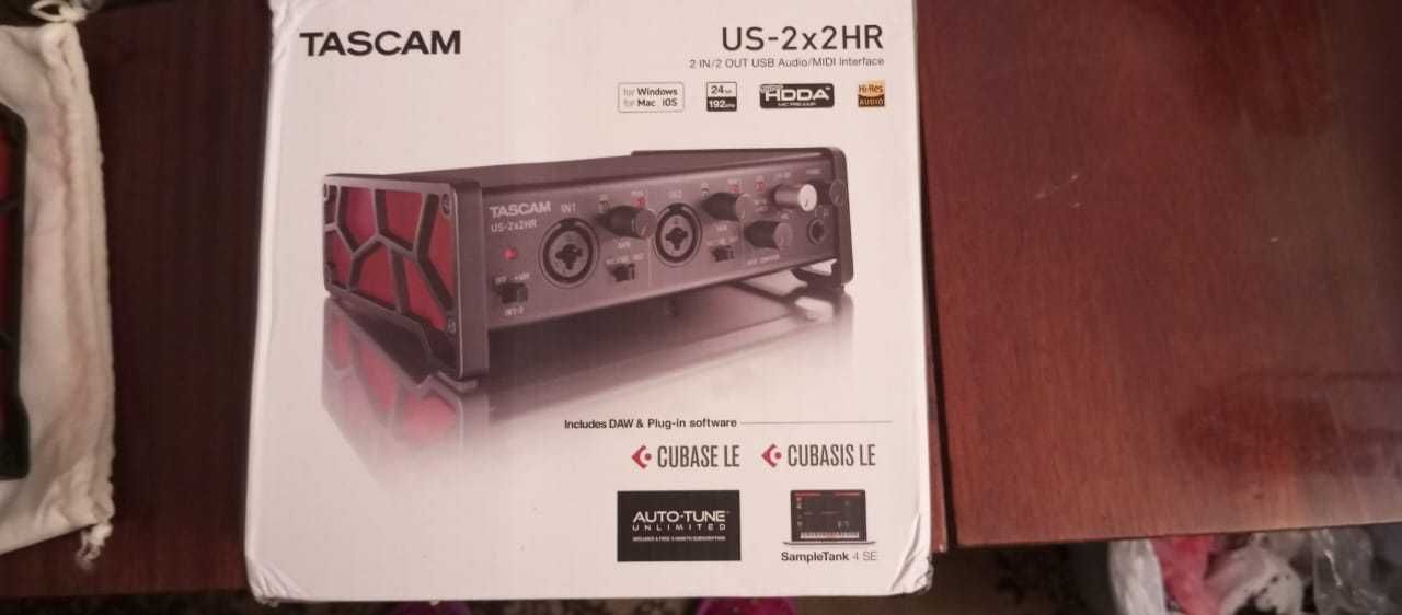 Аудио-миди интерфейс Tascam US-2x2 HR