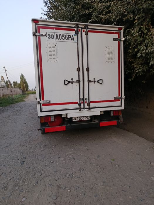 Isuzu yuk avtomobili 2010 sotiladi