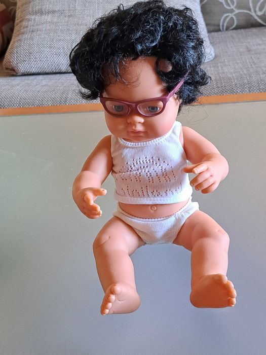 Реалистична кукла Miniland бебе момче с очила