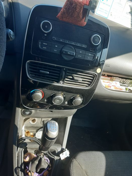 De vanzare renault  clio 0.9 benzina avariata