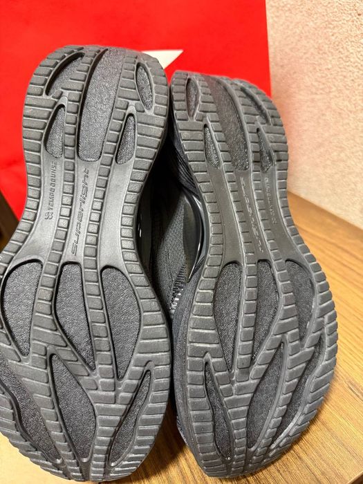 Продам беговые кроссовки от бренда li-ning оригинал gorun