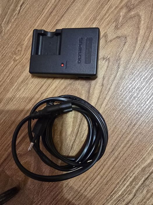 Продаю зарядное устройство.