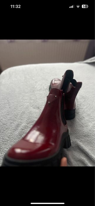 Ghete Guess femeii noi cu eticheta