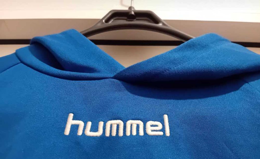 Чисто ново оригинално горнище Hummel