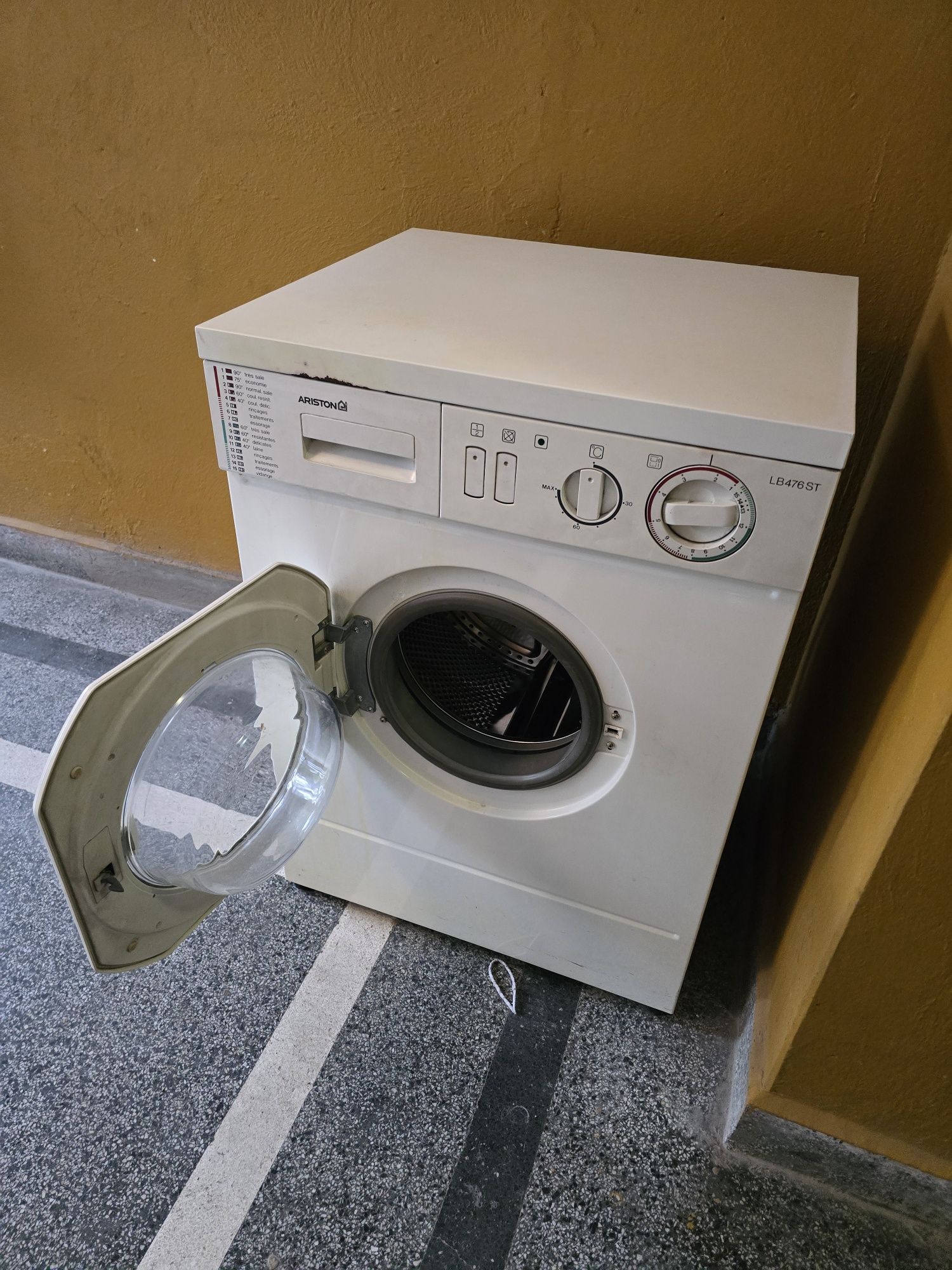 Пералня ariston LB476ST