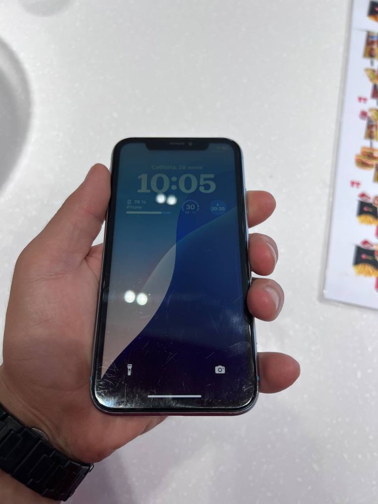 iPhone XR 128gb..