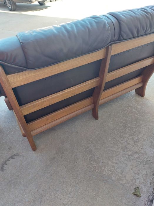 Кожени дивани и фотьойли