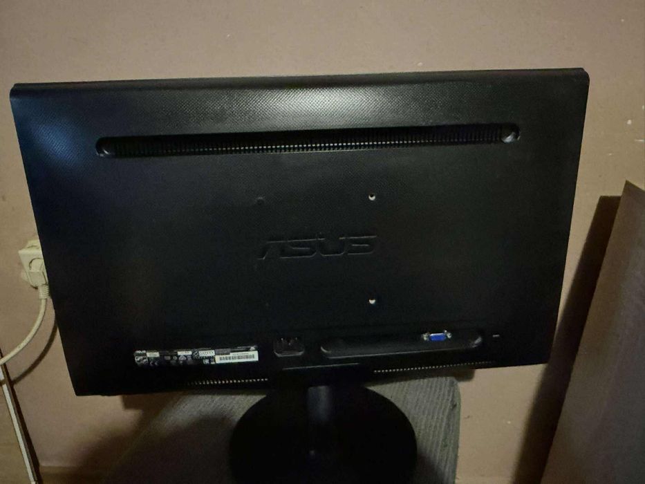 Геймърски компютър + ПОДАРЪК Монитор Asus VS228