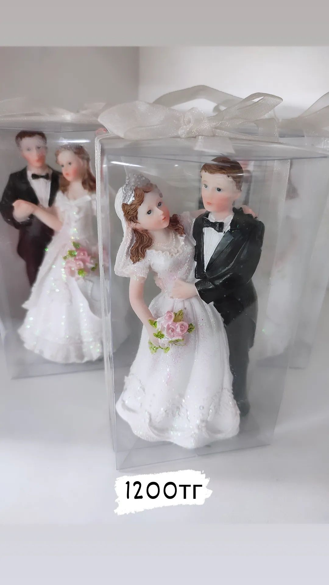 Продается сувенир свадебный ( жених,невеста)