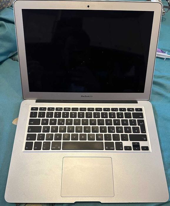 MacBook Air A1466 2015 i5 4GB