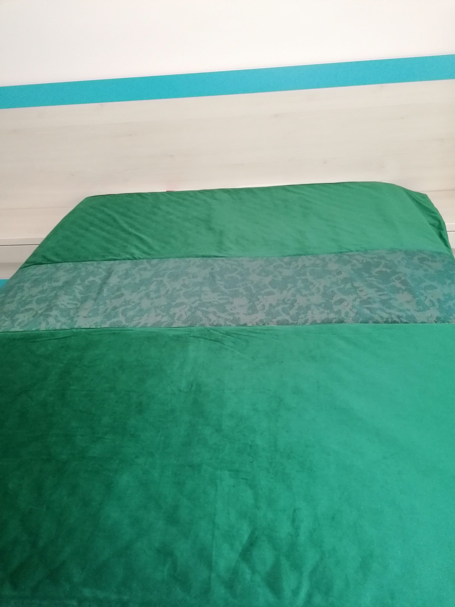 Cuvertura de pat din catifea cu dos matlasat