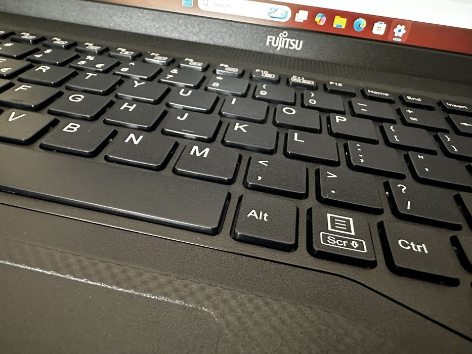 NOU Laptop Fujitsu Lifebook A3510 i5 Gen 10, 8GB DDR4, Nou