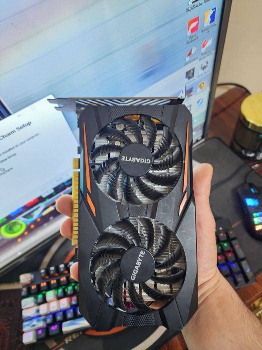 GTX 1050 TI оригинальная в хорошем состояние