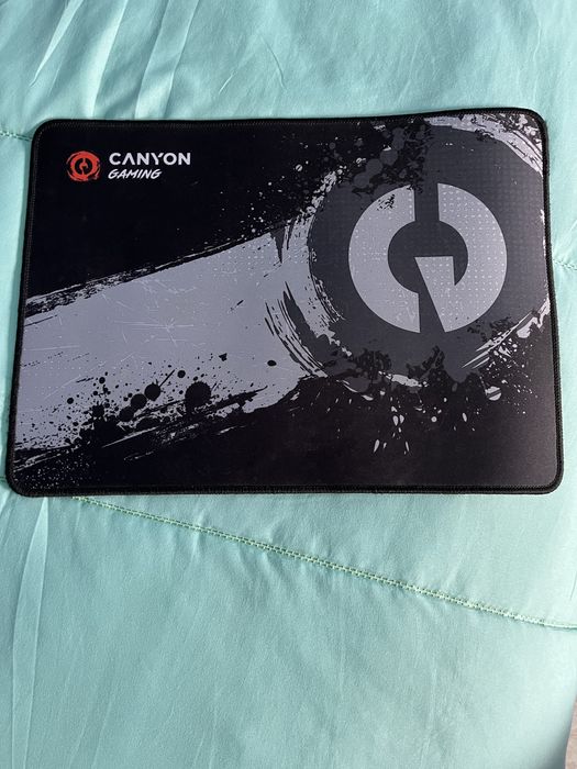 Продавам 2 mouse pad-a на Canyon Gaming!