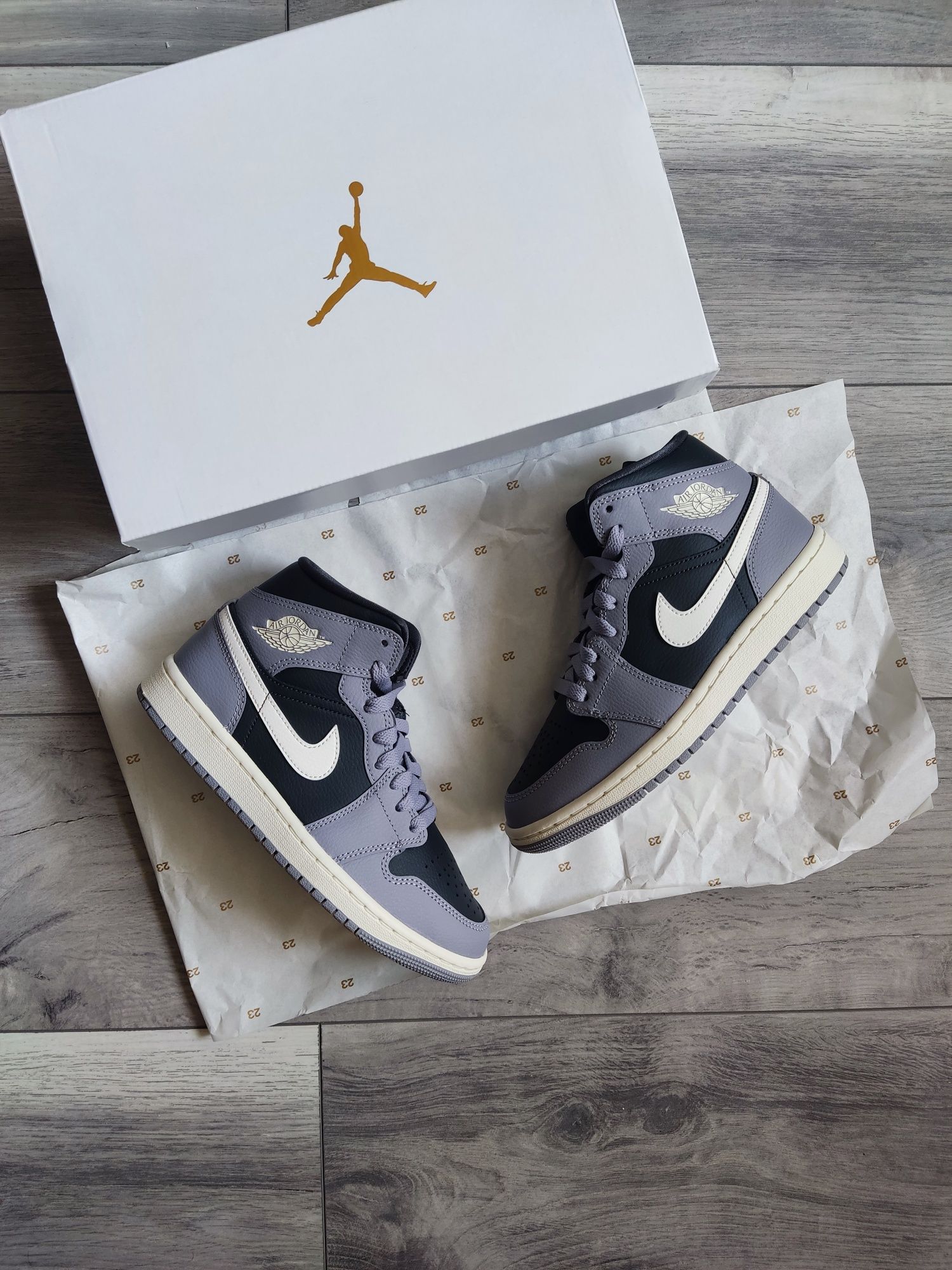 Air Jordan 1 Mid Cement Grey