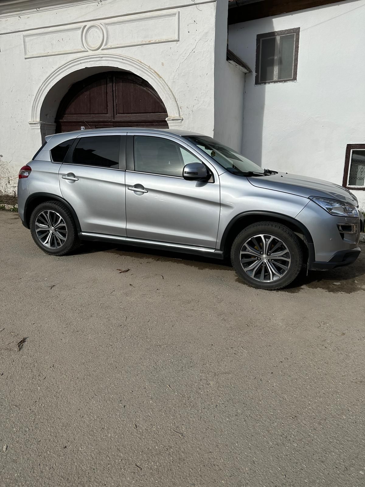 Peugeot 4008 SUV 4X4