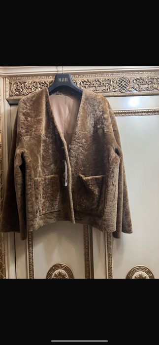 Vând Haină din blană de miel reversibilă