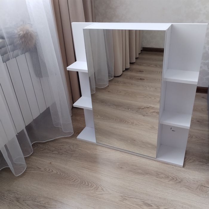 Продам шкаф-зеркало