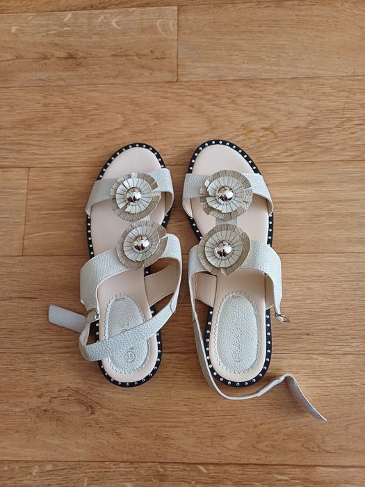 Продам новые,очень удобные босоножки,не подошел размер