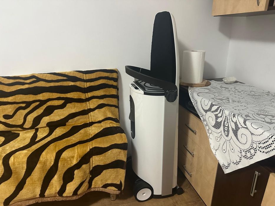 Vând stație de călcat Miele