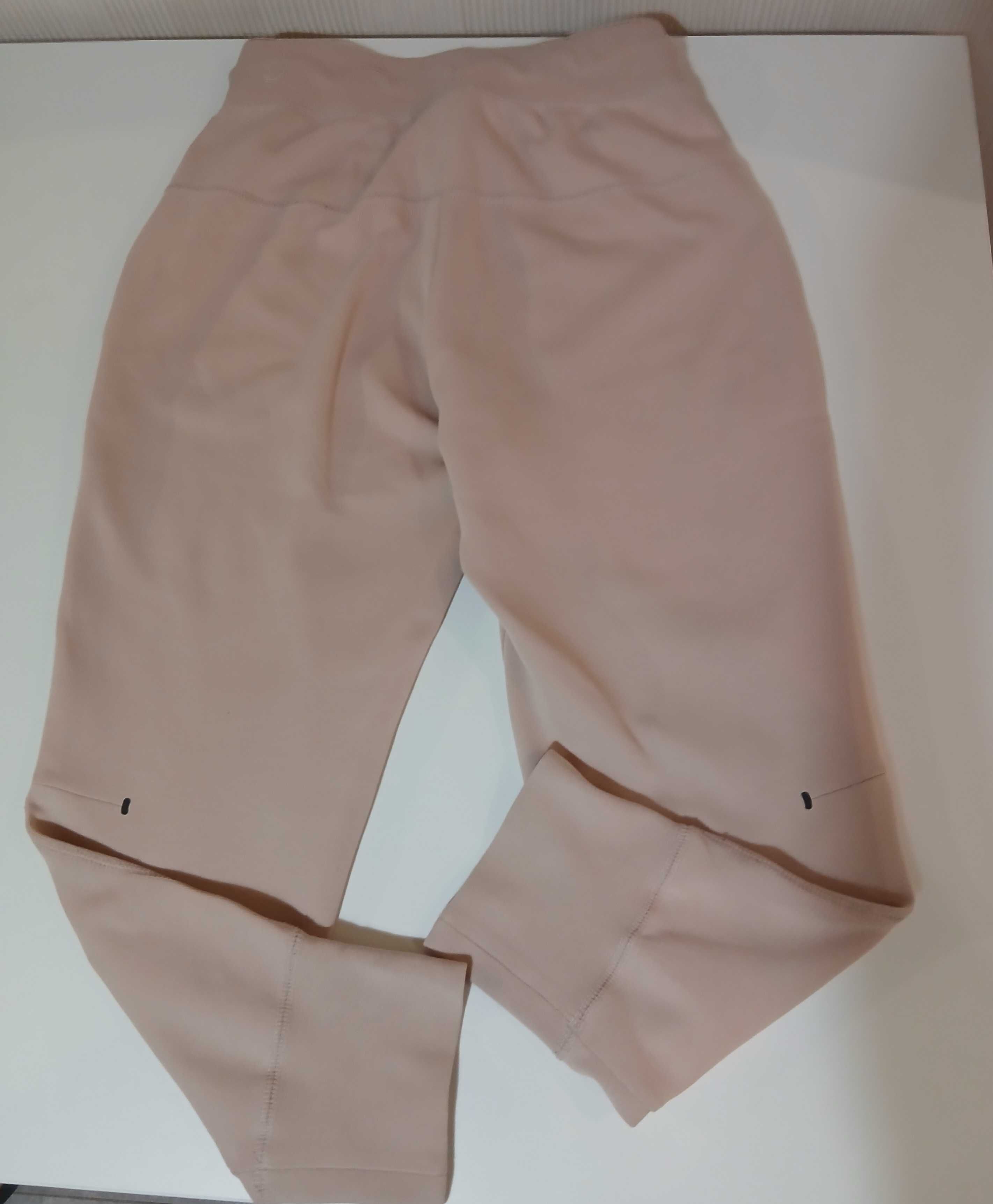 Nike Tech fleece 137-146 см. Размер М