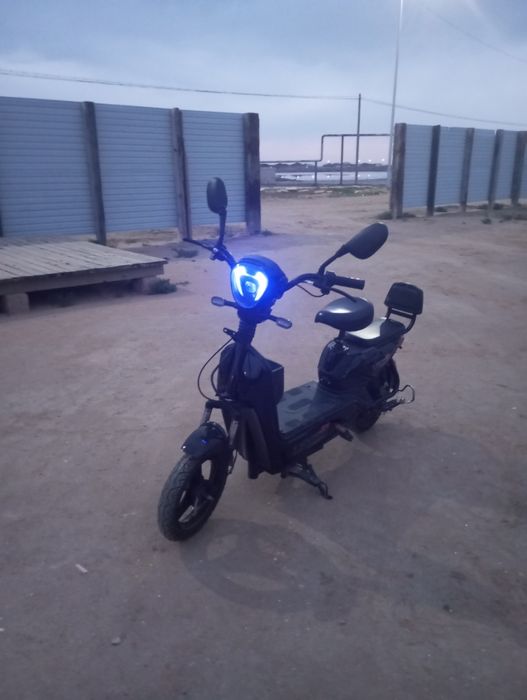 Хороший скутер ск8