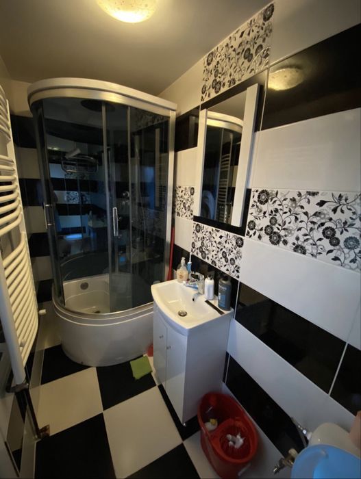 Vand apartament cu 3 camere 2 bai