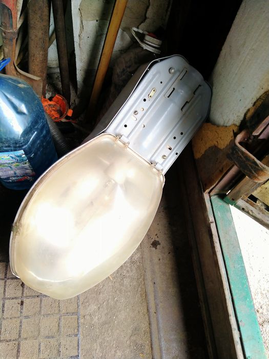 Светильник галогенный