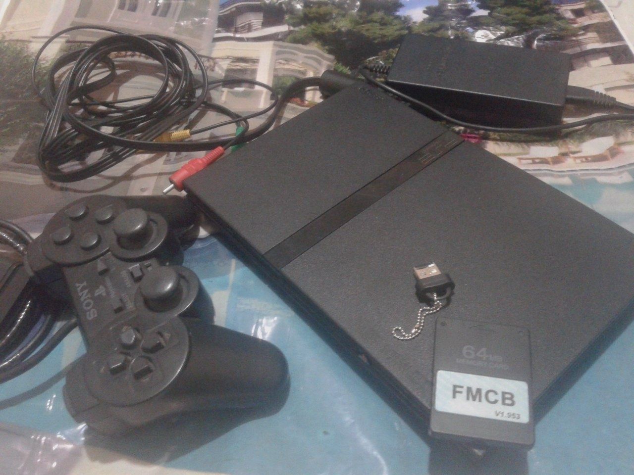 Playstation 2 slim sotiladi