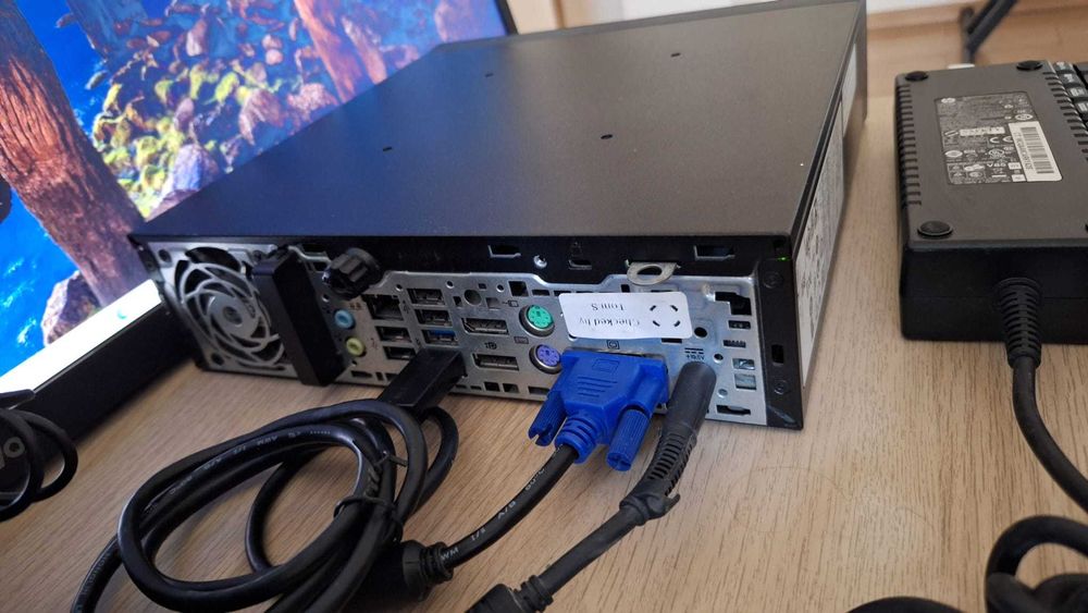 calculator +monitor+sistem audio+mouse +tastatura