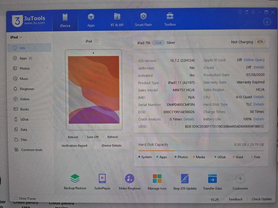 Ocazie! Apple iPad 2020, generația 7 + keyboard