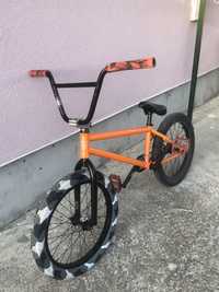 BMX на марката Kink bmx