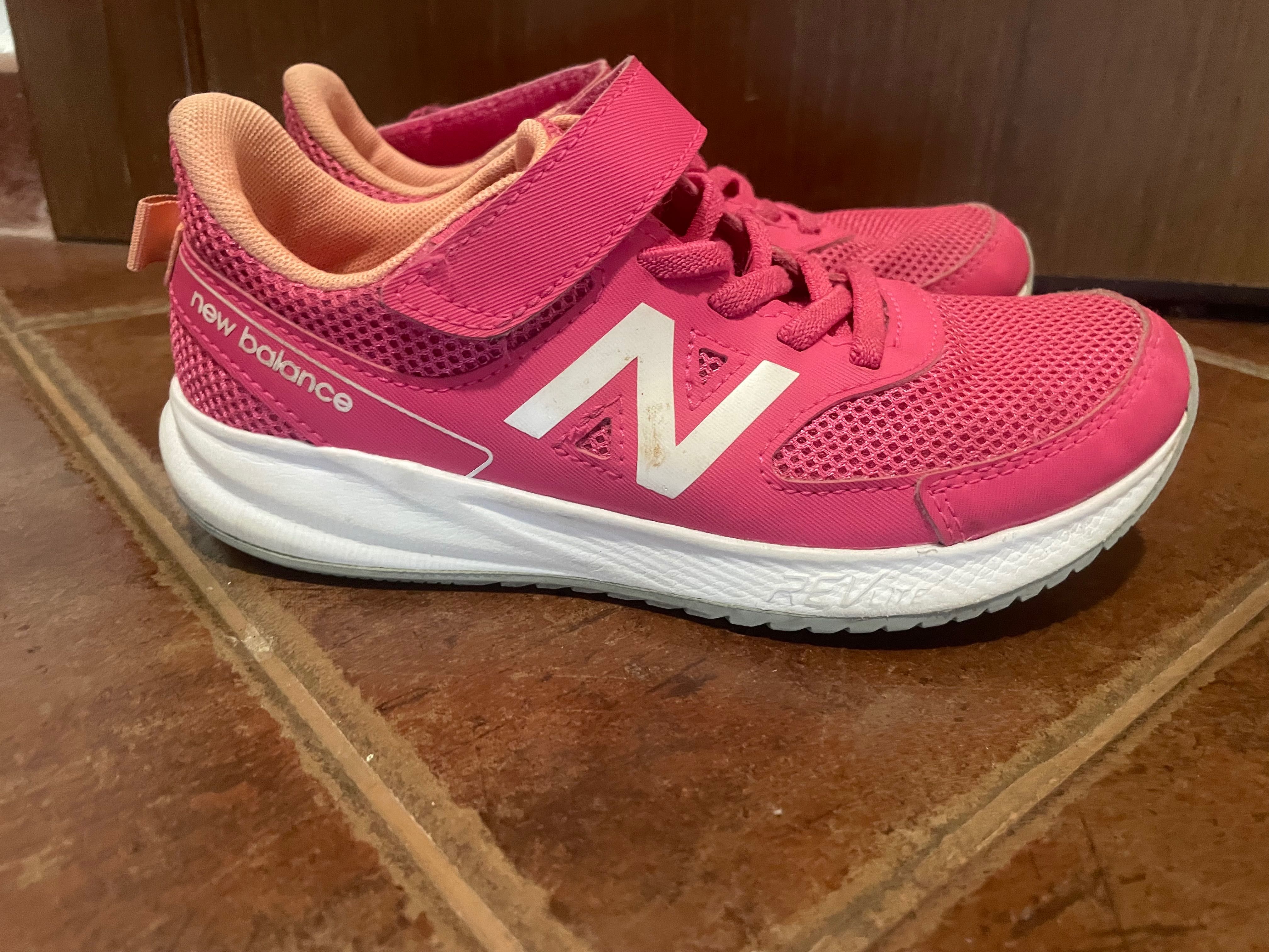 Маратонки new balance