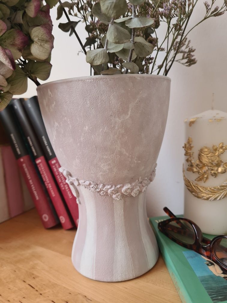 Vaza decorata manual