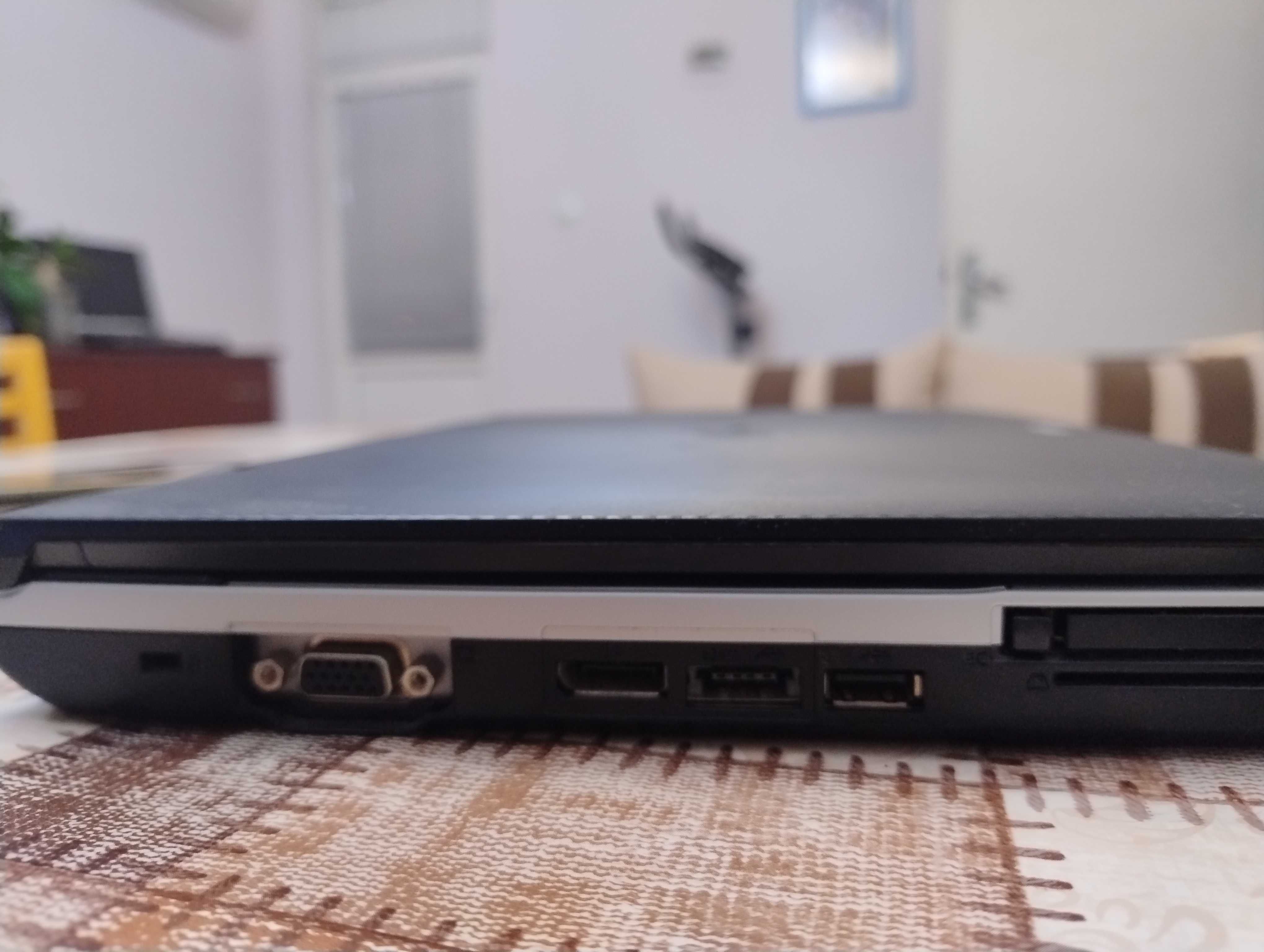 Лаптоп Fujitsu Life book S series