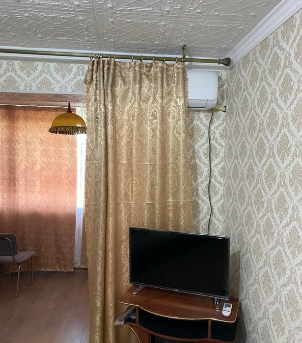 Paxtakor metro bekati oldida