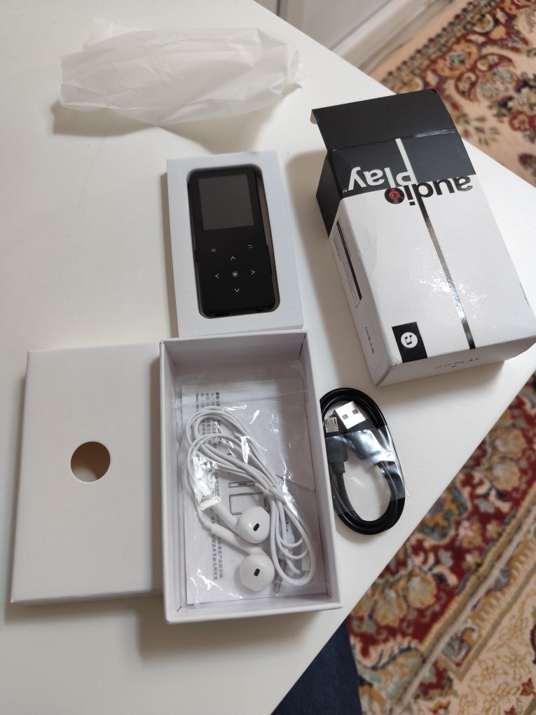 MP3 Player Bluetooth si și SD Card Slit