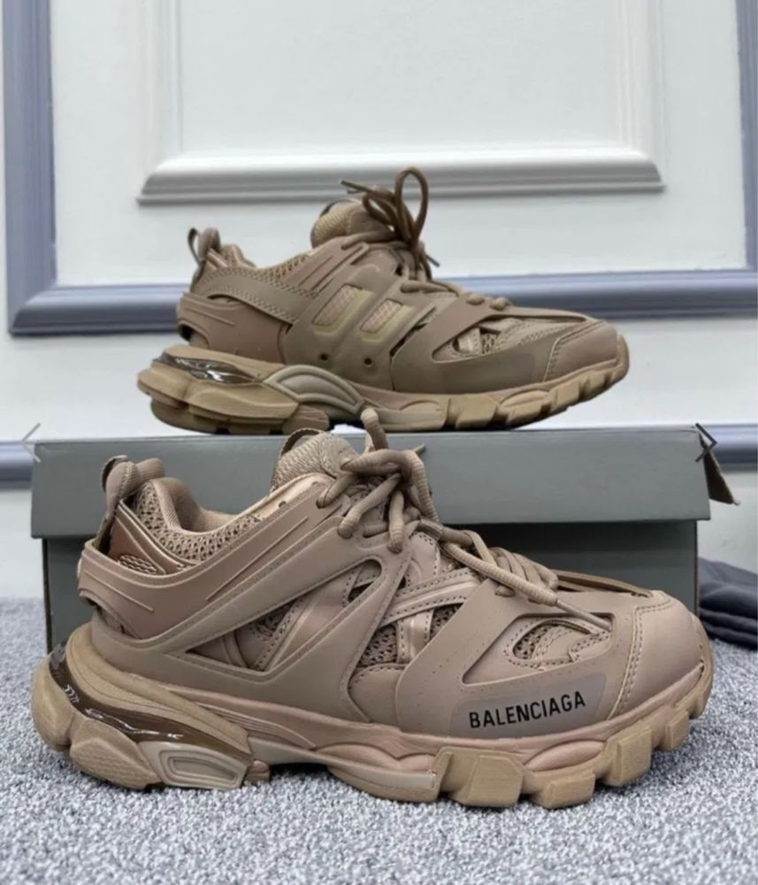 Продавам обувки Balenciaga track 37 номер