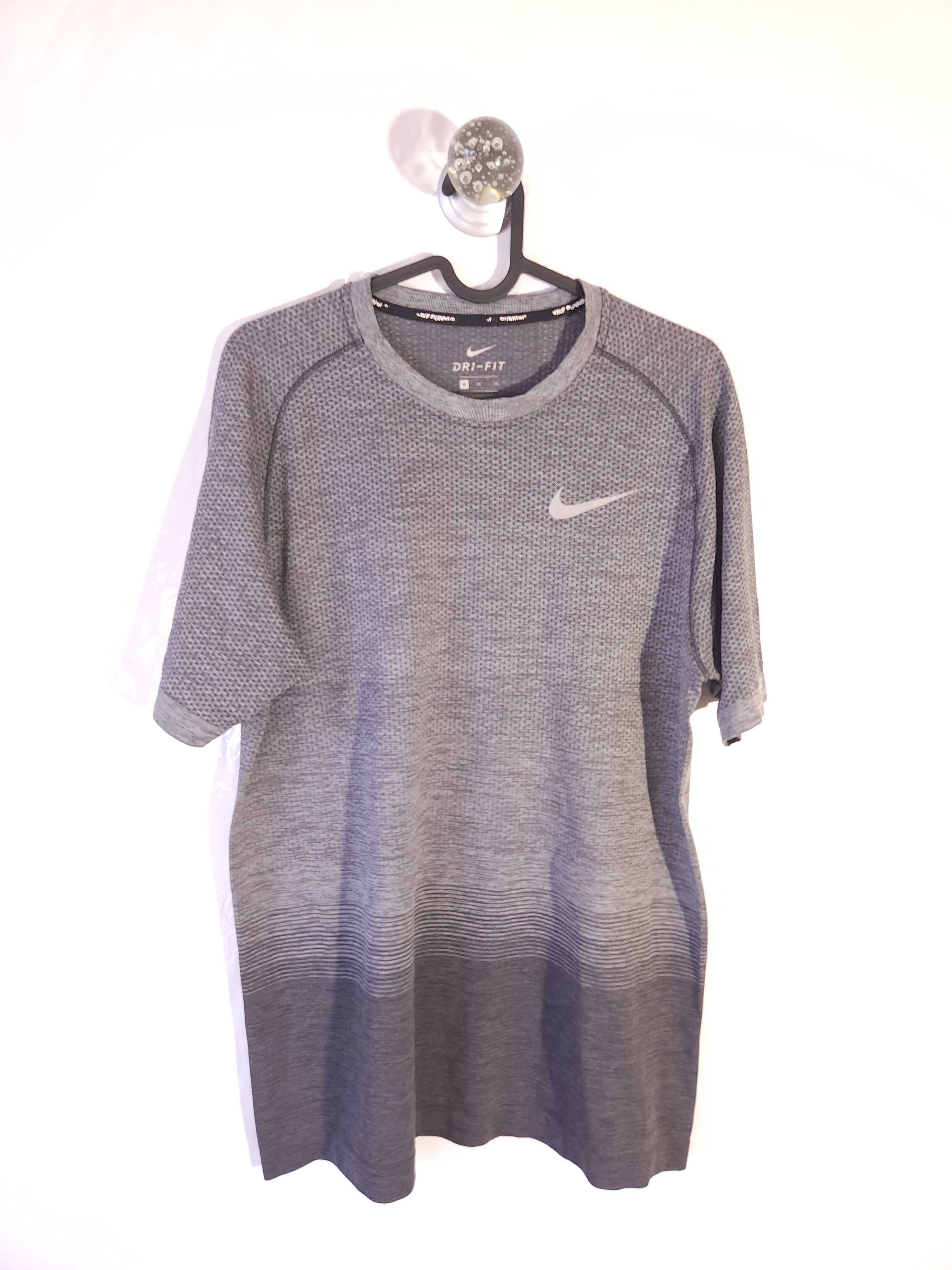 NIKE Dri-Fit Тениска/Мъжка М