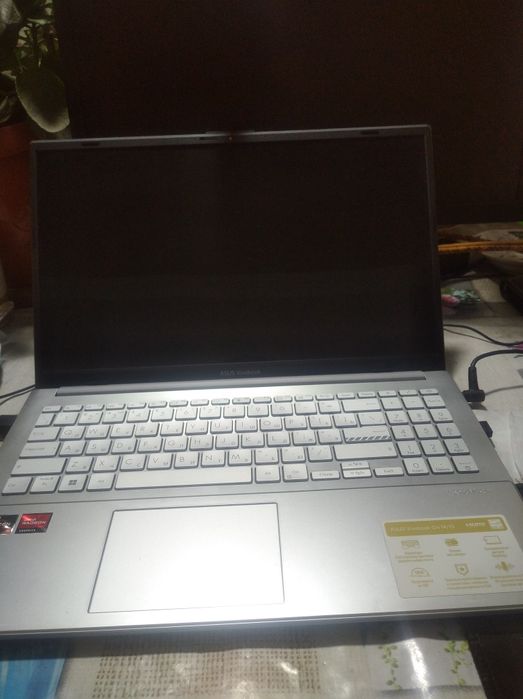 Salom, ASUS Vivobook 15 oled displeyli notebook SOTILADI.